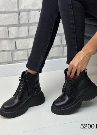 Демісезонні жіночі шкіряні ботинки чорного кольору, трендові жіночі ботинки на шнурівці