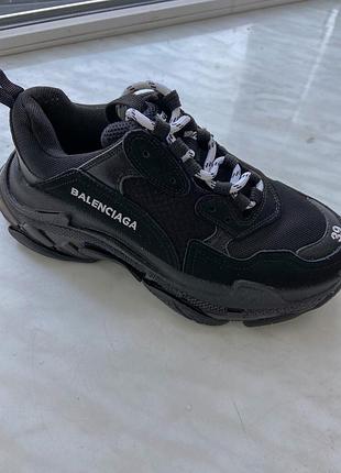 Кроссовки balenciaga triple s1 фото