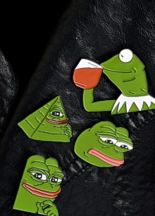 Набор пинов  pepe the frog

/ комплект значков на одежду / броши лягушки2 фото