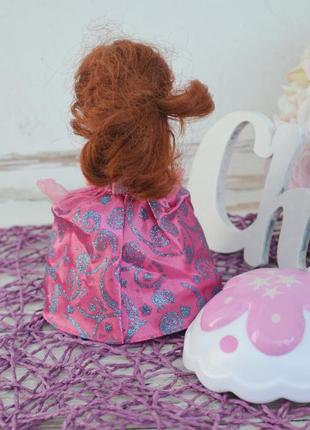 Фирменная кукла cupcake surprise серии ароматные капкейки6 фото