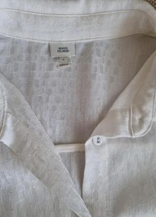 Толстая рубашка river island с фирменной монограммой и застежкой на спине8 фото