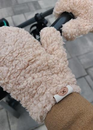 Теплые зимние варежки