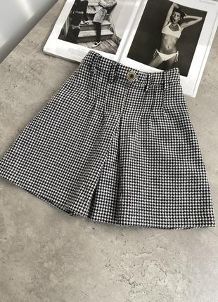 Красивые в клетку шорты от zara