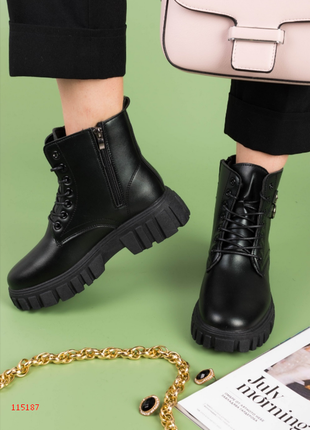 Женские зимние черные ботинки из эко-кожи3 фото