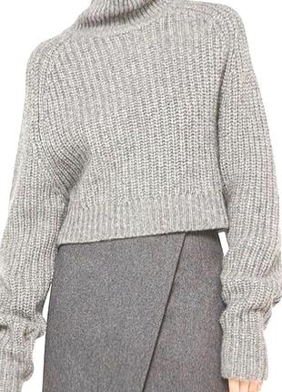 Серый свитер с шерстью