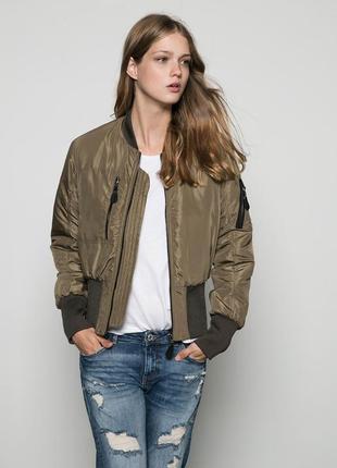 Куртка-бомбер bershka хакі