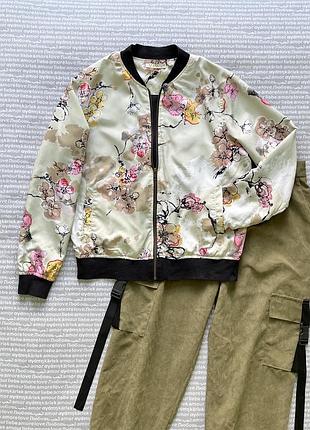 Бомбер куртка на молнии легкая жакет в цветы с карманами innocence купить цена