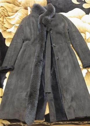 Довга дублянка з овчини  в ідельному стані,без дефектів,тепла,зимой не буде холодно