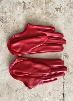 Крутые перчатки красные наполовину ладони для фотосессии панк рок4 фото