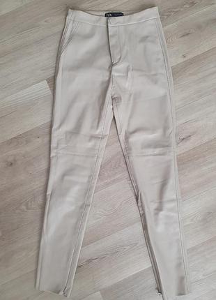Кожаные брюки zara