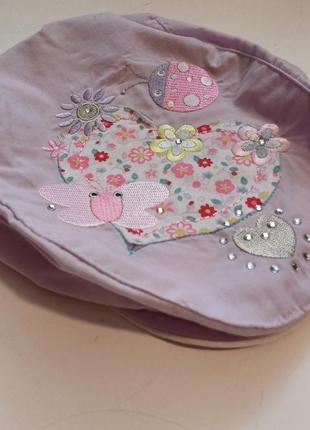 Яркая кепи для девочек