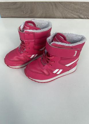 Зимние сапоги на девочку reebok. оригинал. 25.5 размер4 фото