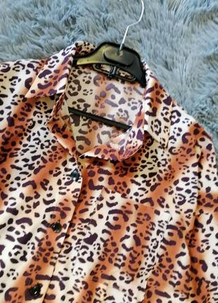 Рубашка блуза для дома или сна оверсайз с разрезами по бокам хищный леопардовый принт7 фото