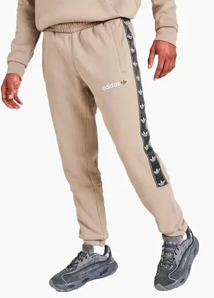 Штани adidas originals tape fleece jogger hz98131 фото