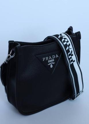 Черная женская сумка люкс качества на плече широкий ремешок.   prada7 фото
