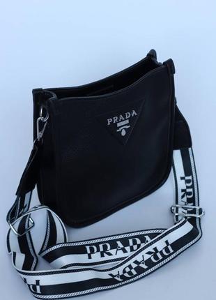 Черная женская сумка люкс качества на плече широкий ремешок.   prada10 фото