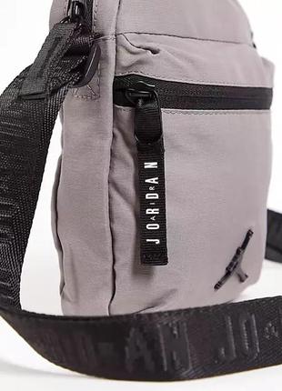 Nike jordan jumpman airborne crossbody bag 9a0631-g50 мессенджер сумка на плечо оригинал3 фото