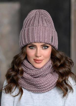 Женские комплекты с шапкой и снудом: для любителей тепла и комфорта3 фото