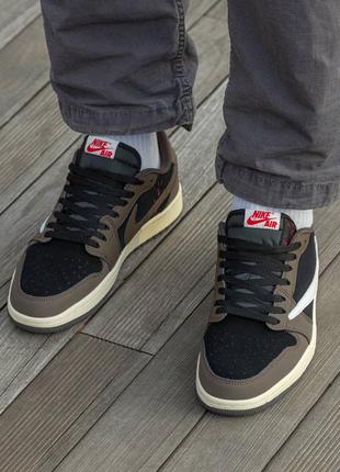 Кроссовки nike air jordan retro 1 low x travis scott2 фото