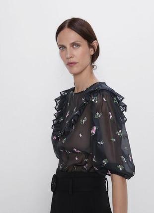 Zara шикарна блуза з вишивкою s3 фото