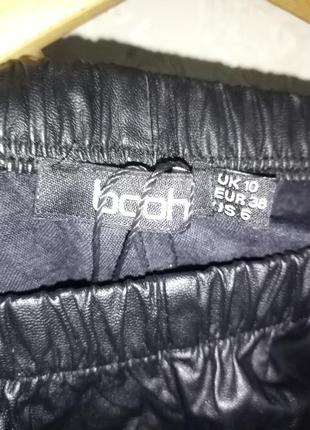 Черные лосины под экокожу от английского бренда boohoo.3 фото