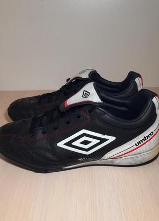Кроссовки, сороконожки, копы umbro