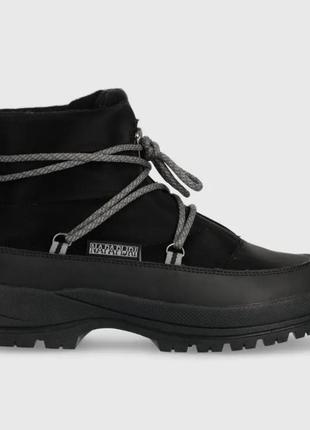 Зимние ботинки