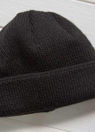 Мужская зимняя шапка вязаная лео с отворотом черная5 фото