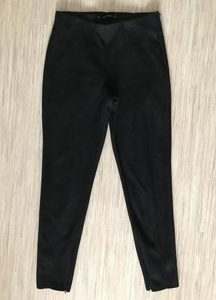 Стильные черные леггинсы / зауженные брюки под замшу от zara, размер s (м)