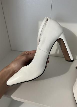 Шикарные белые туфли на каблуке тепловая модель туфли с квадратным носком туфельки6 фото