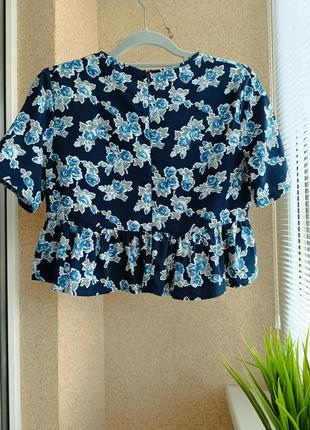 Красивая укороченная блуза в цветочный принт6 фото