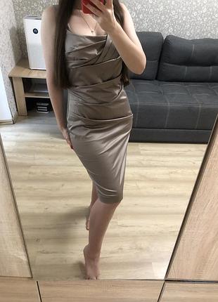 Дизайнерська сукня