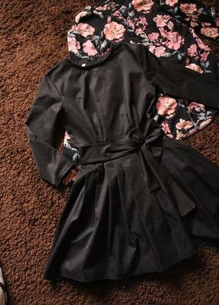 Платье с плотной ткани с шикарно пышной юбкой5 фото