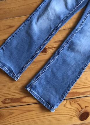 Идеальные укорочённые голубые джинсы стрейч от next. р-р s3 фото