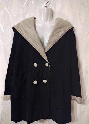 Красиве  коротке пальто