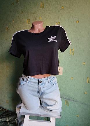Топ. фудболка. топик. adidas.