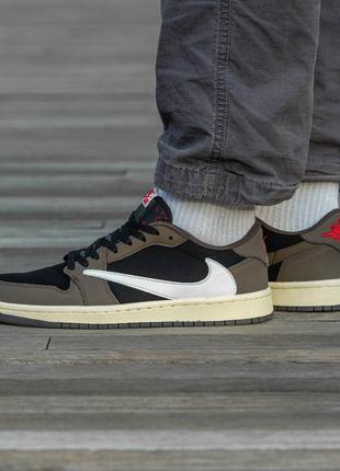 Кросівки nike air jordan retro 1 low x travis scott2 фото