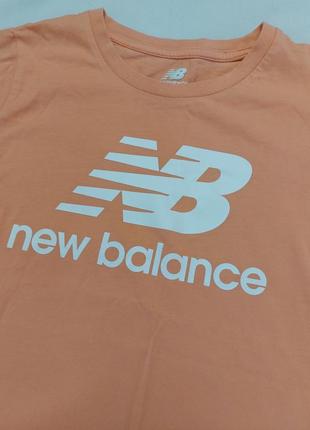 Жіноча футболка women's new balance essentials stacked logo tee2 фото