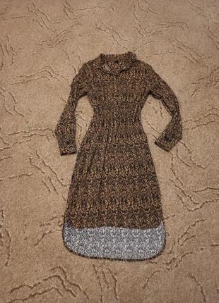 Платье со шлейфом бежевое1 фото