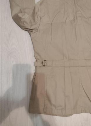 Легкий бавовняний піджак приталений з цікавими застібками на спині3 фото