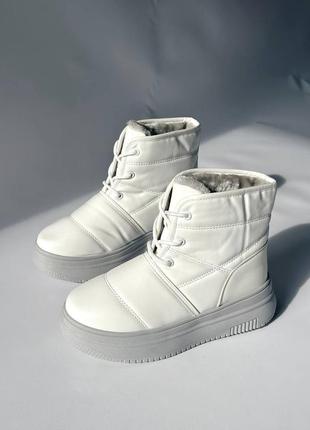 Зимние белые ботинки