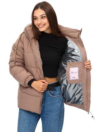 Зимова жіноча куртка з капюшоном та сумкою в комплекті.  розміри 44 46 48 505 фото