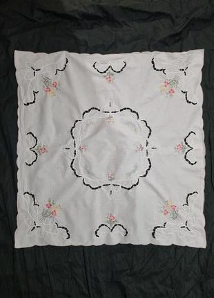 Біла вибита вишита скатертина наперон з вишивкою квіти handmade рішельє пасхальна хендмейд2 фото