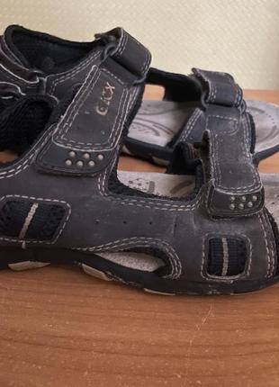 Босоножки фирменные geox р.32