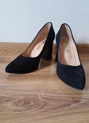 Женские туфли и каблуки