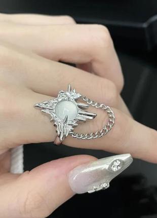 Необычное модное кольцо перстень с цепочкой камнем регулируется
