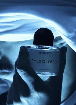 Byredo eyes closed