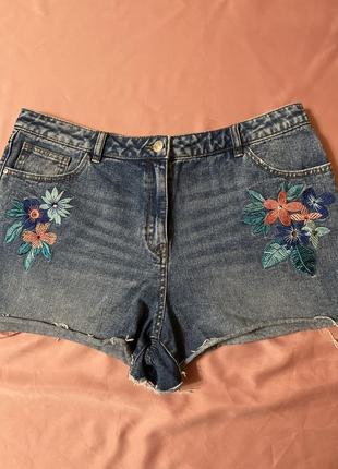 Синие джинсовые короткие коттоновые шорты с вышивкой цветы