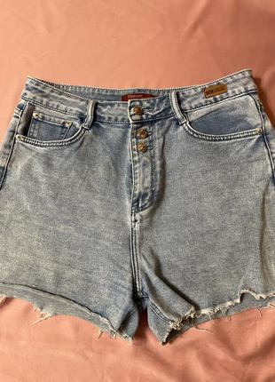 Синие джинсовые короткие коттоновые шорты