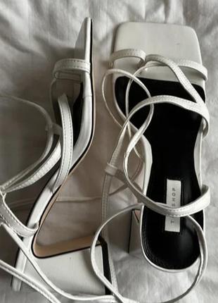 Босоножки белые topshop